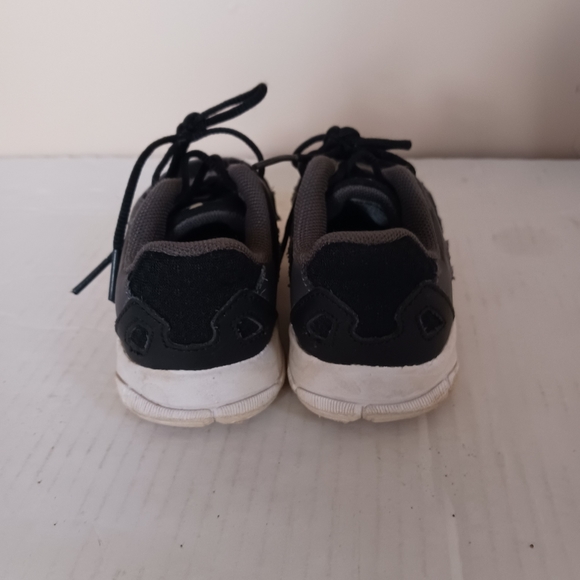 Under Armor Black Toddler Youth Sneakers Shoes Size 8 Lace Up Everyday - Picture 3 of 9